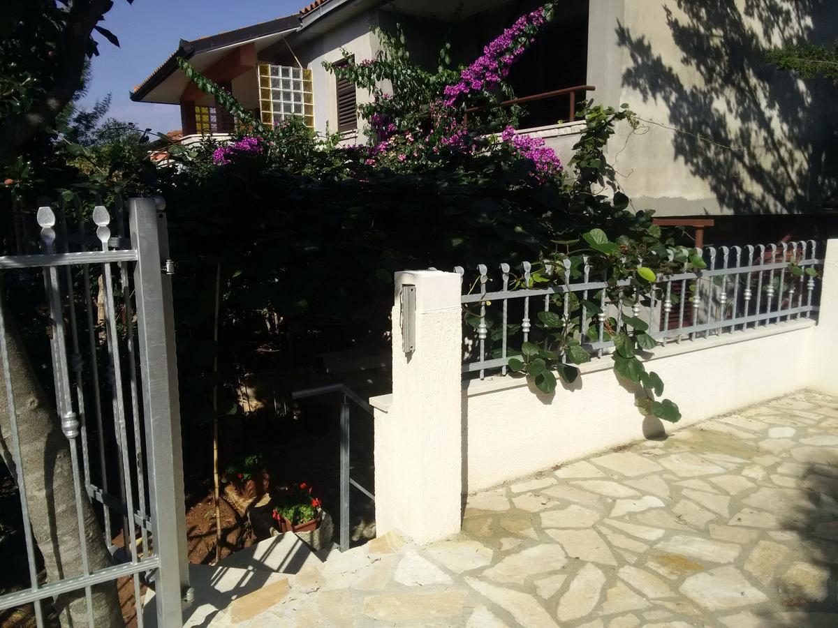 Apartments Villa Mavero Banjole Exterior foto